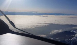 Zaïd a filmé les Alpes depuis sa cabine de pilote. Dans l'avion, 90 passagers.