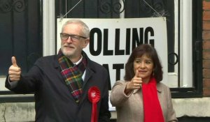 Elections au Royaume-Uni: Corbyn se rend aux urnes