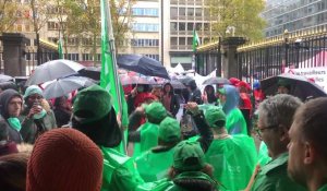 Manifestation devant le cabinet du Ministre-Président bruxellois dans le cadre de la grève des travailleurs des 19 Communes, CPAS, hôpitaux publics