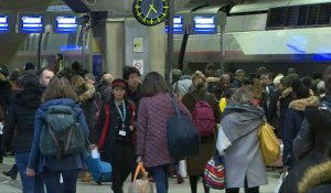 Retraites: à Paris, la gare Montparnasse remplie avant le week-end
