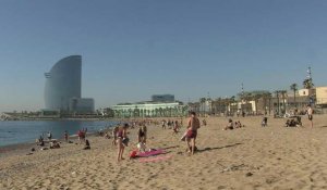 Virus: Barcelone rouvre ses plages et ses parcs