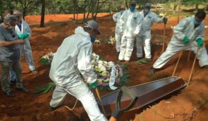 São Paulo: enterrements à la chaîne dans le plus grand cimetière d'Amérique latine