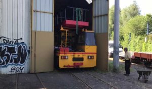 Sortie du locotracteur de l'Amitram pour réparer la ligne de tramway touristique de la Deûle