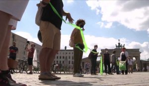 Chaîne humaine à Berlin contre le racisme et pour le climat