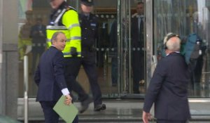 Micheal Martin arrive pour être nommé nouveau Premier ministre irlandais au Parlement