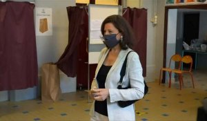 Municipales: Agnès Buzyn vote à Paris