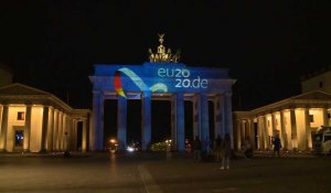 Présidence allemande de l'UE: illuminations sur la Porte de Brandebourg