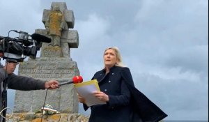 Marine Le Pen célèbre l'appel du 18 juin sur l'île de Sein