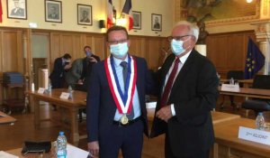 Laurent Duporge, réinstallé officiellement dans le fauteuil de maire à Liévin