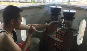 Venezuela: ces "astuces de scouts" pour tromper les pénuries de gaz et d'électricité