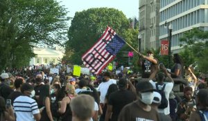 Des manifestants se rassemblent devant la Maison Blanche