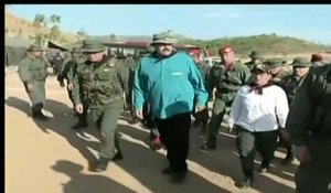 Venezuela: Maduro supervise des exercices militaires
