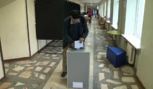 Ouverture des bureaux de vote en Lituanie
