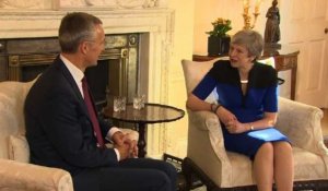Londres: Theresa May reçoit le chef de l'Otan (2)