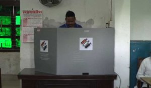 Inde: les bureaux de vote ouvrent au dernier jour des élections
