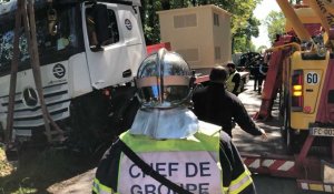 Saint-Nicolas-du-Tertre. Face à face entre une voiture et un poids lourd