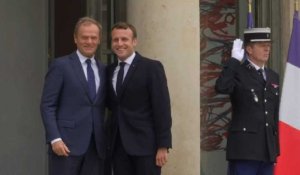 A six jours des Européennes, Macron reçoit Tusk à l'Elysée