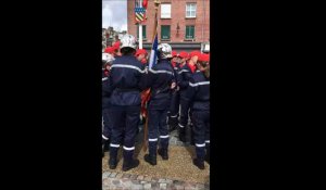 Abbeville: les jeunes sapeurs-pompiers aux commémorations du 8 Mai