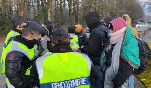 Fête sauvage près de Rennes: contrôle des fêtards qui quittent les lieux