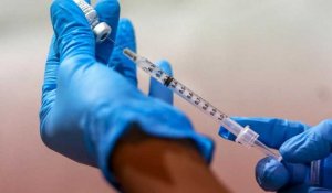 Covid-19 : la vaccination progresse en Europe, les études aussi