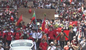 Birmanie : des milliers de manifestants contre le coup d'Etat