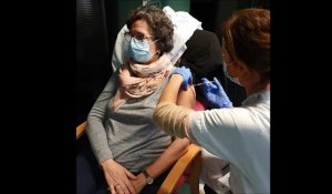 Arras : Dominique se fait vacciner contre la Covid-19