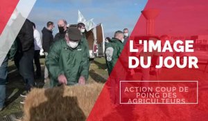 Haute-Garonne : action coup de poing des agriculteurs au Leclerc de Roques-sur-Garonne