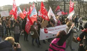 Covid-19: les étudiants manifestent à Paris pour un retour en présentiel