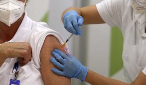 Début de la campagne de vaccination en Italie et en Tchéquie