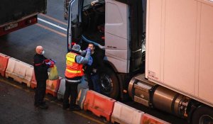 Triste Noël pour des milliers de chauffeurs routiers bloqués à Douvres