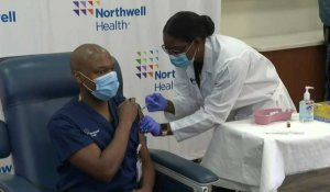 Un médecin new-yorkais, deuxième personne vaccinée contre le Covid-19 aux Etats-Unis