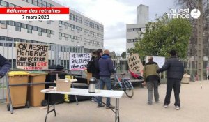 Réforme des retraites. Blocage symbolique du lycée Rabelais à Saint-Brieuc