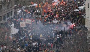 Retraites: le cortège de manifestants contre la réforme s'élance à Paris