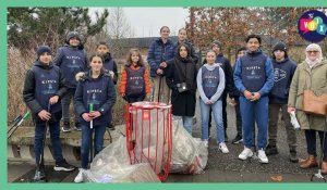 À Lille, les membres du collectif Nos jeunes citoyens nettoient les quartiers