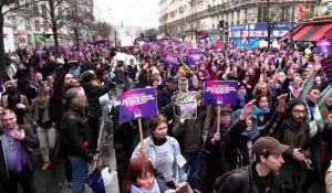"Retraites, salaires, les femmes sont en colère": des milliers de manifestants en France ce mercredi