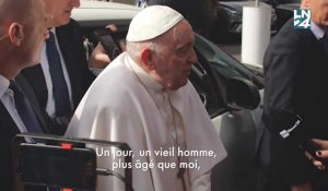 "Je suis encore vivant" : le pape François est sorti de l'hôpital en bonne forme
