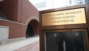 Fuite de documents secrets américains : extérieur du tribunal où le suspect doit comparaître