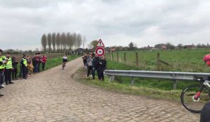 Paris-Roubaix féminin : les filles au premier rang pour soutenir les coureuses
