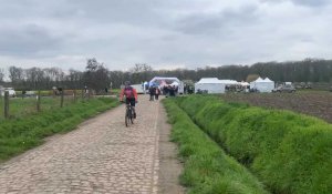 Paris-Roubaix féminin 2023 : passage à Sars-et-Rosières