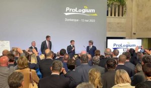 Emmanuel Macron prononce un discours sur la réindustrialisation du Dunkerquois