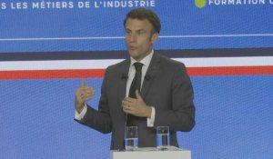 Macron annonce 700 millions d'euros pour améliorer les formations aux "métiers d'avenir"