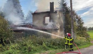 Blombay : une maison ravagée par les flammes