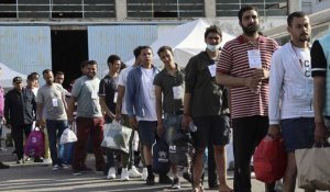Naufrage en Grèce : les survivants transférés, toujours des centaines de migrants disparus