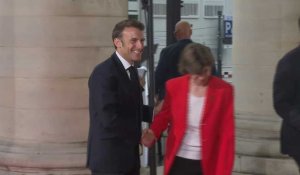 Paris: Macron arrive au sommet pour "un nouveau pacte financier mondial"