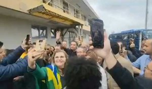 Bolsonaro accueilli par des partisans dans le sud du Brésil alors que son procès s'ouvre