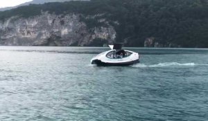 Annecy : l'entreprise Sea Bubbles lance son premier taxi volant sur le lac