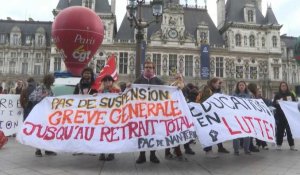 Retraites: rassemblement devant l'Hôtel de ville à Paris