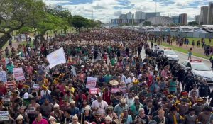 Brésil: marche pour la protection des terres autochtones
