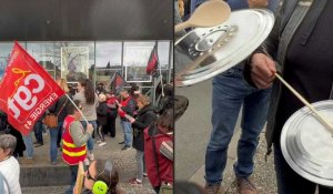 Des manifestants attendent Macron avec des casseroles dans le Loir-et-Cher
