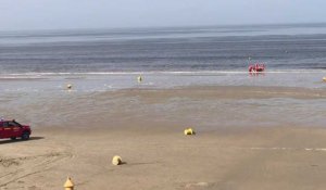 Deux migrants se sauvent de la plage d’Hardelot après être tombés d’un bateau